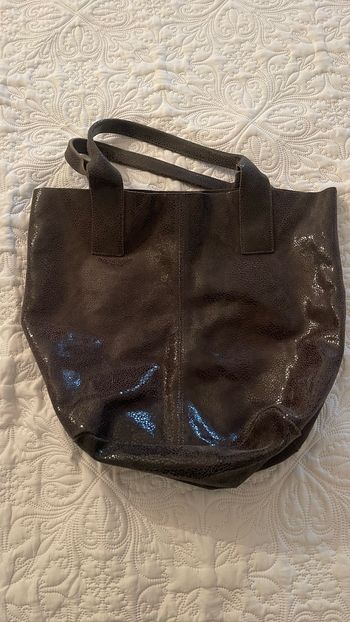 Sac à main gris brillant