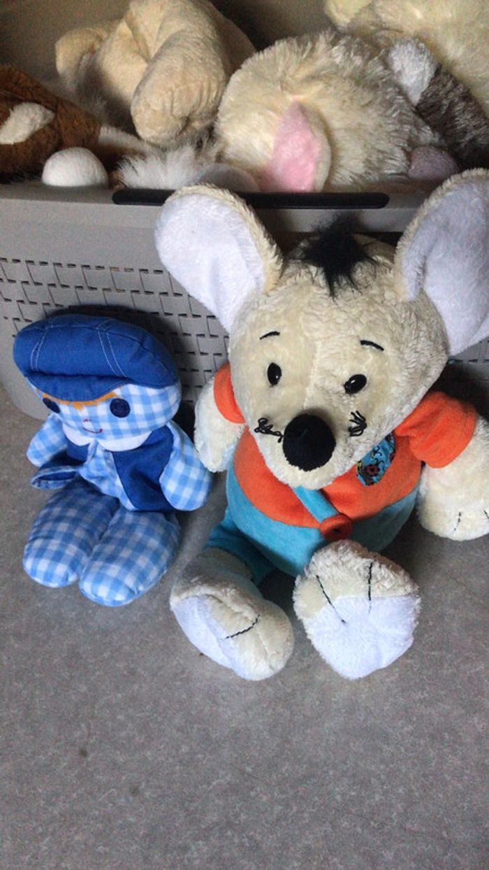 Lots de 2 peluches une souris et un petit bonhomme bleu