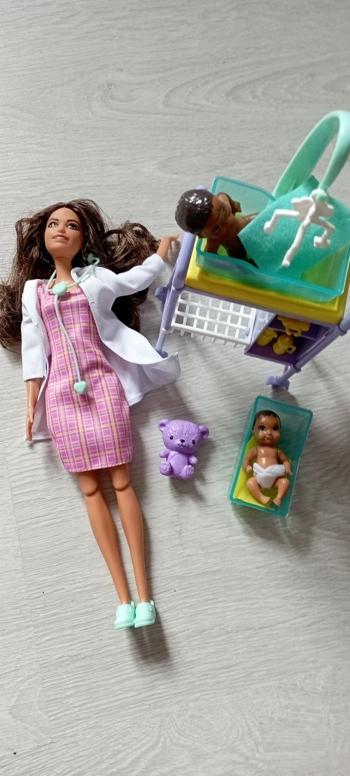 Barbie puéricultrice - photo numéro 2