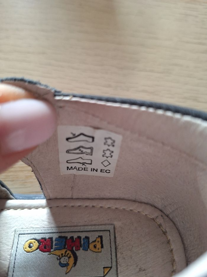 Sandales en cuir taille 25 Pihero, très bon état Couleur bleu/gris - photo numéro 2