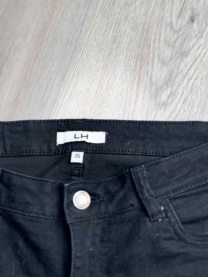 Jean noir 38 la halle - photo numéro 4