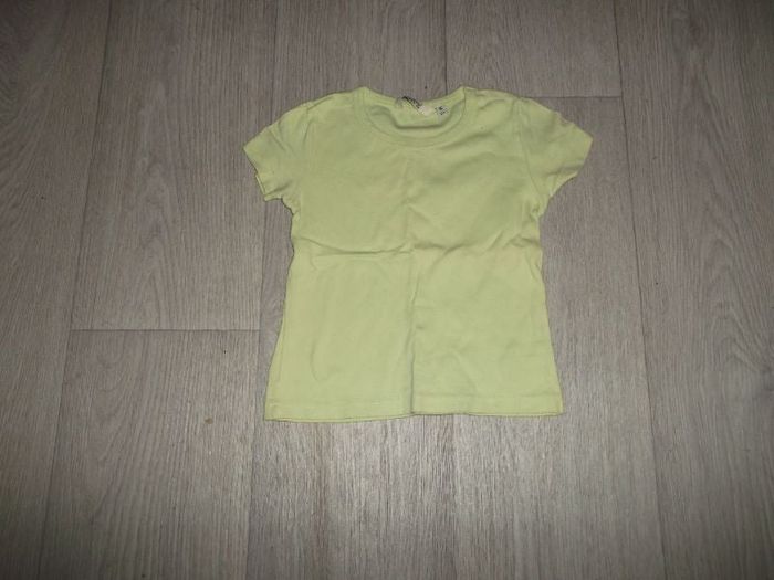 Tee shirt H&M vert d'eau taille 6 ans TBE
