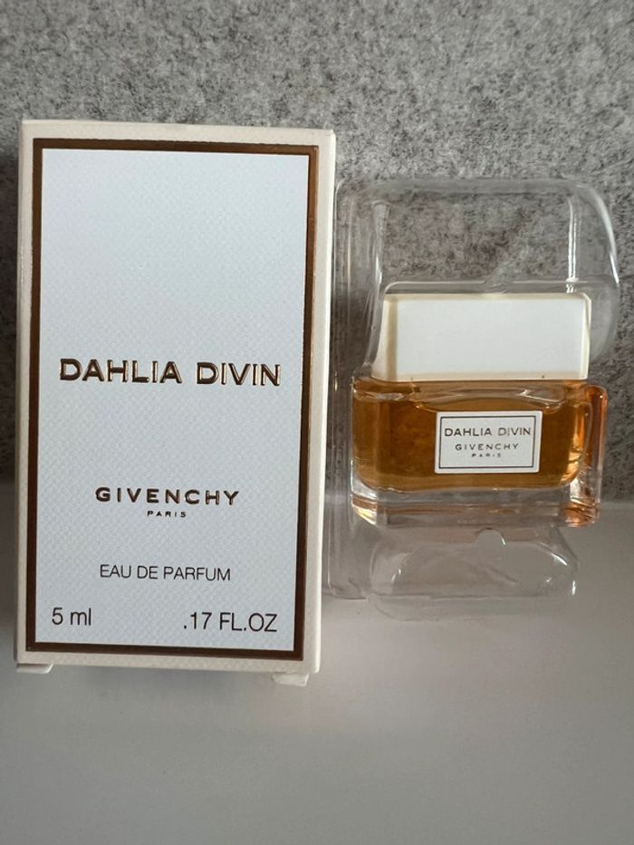 Miniature parfum Dahlia Divin Givenchy - photo numéro 2