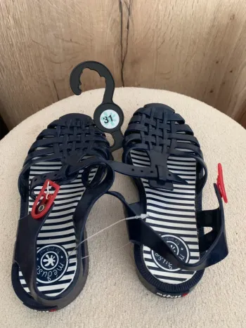 Jolies sandales méduse bleu marine pointure 31 neuves   #geollngenfant