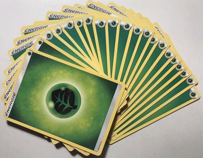 Lot 20 cartes Pokémon énergie plante