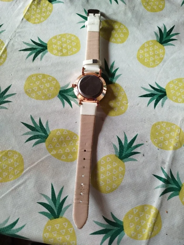 Montre femme - photo numéro 3
