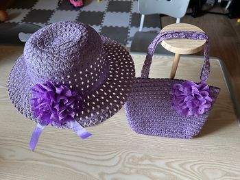 Ensemble chapeau et sac enfant violet 