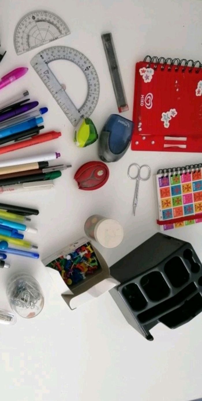 Grand lot de fournitures scolaires - photo numéro 5