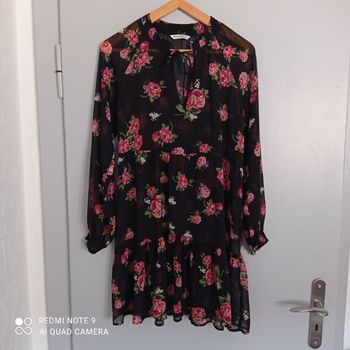 Robe noire à fleurs roses t40