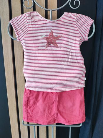 5 ans ensemble été teeshirt Okaïdi et jupe tape a l'oeil