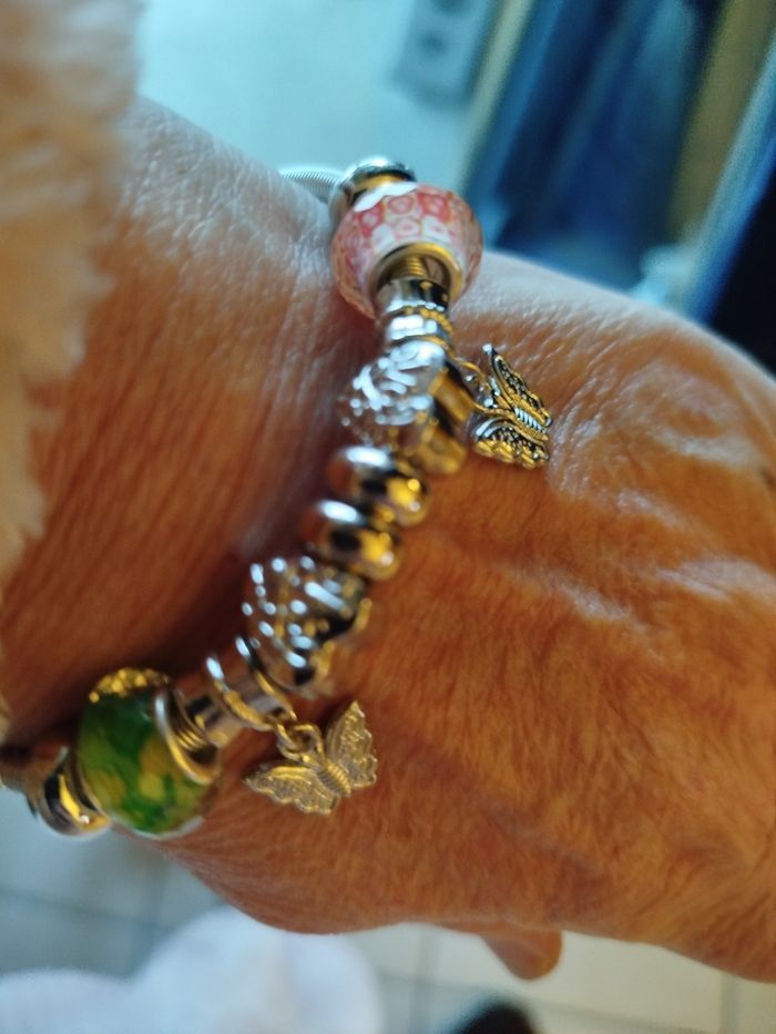 Bracelet breloques papillons Neuf - photo numéro 6
