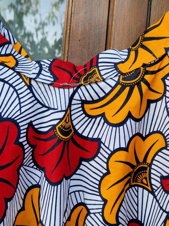 Blouse artisanale en wax Taille 38/40 voir les mesures - photo numéro 3