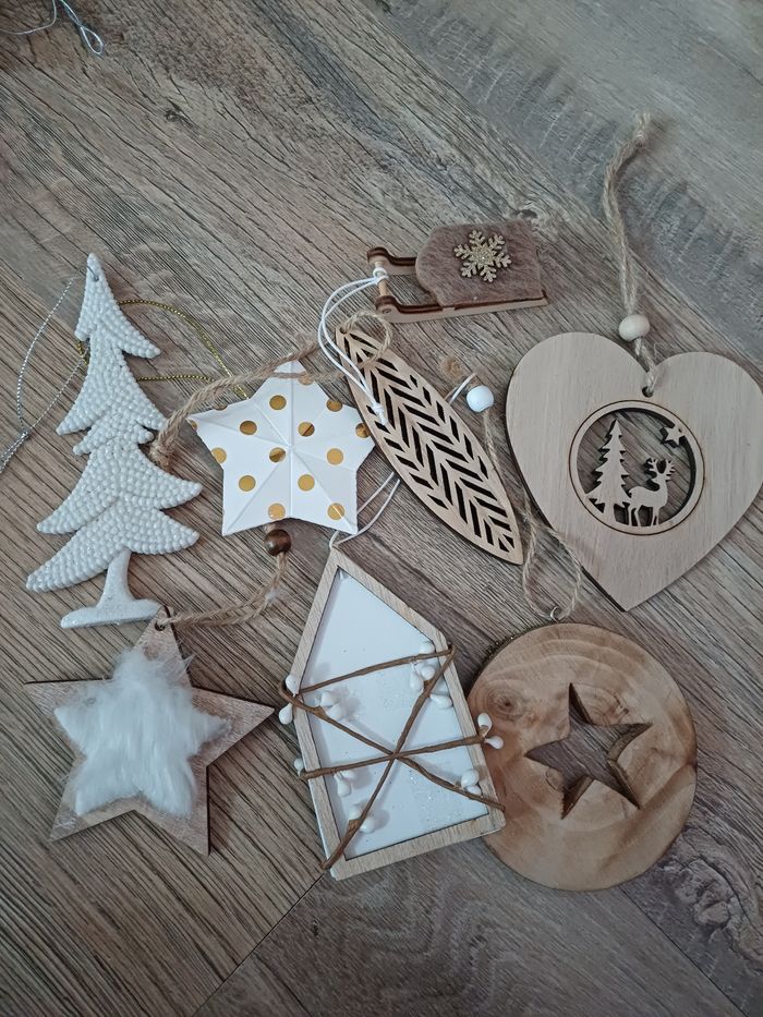 Lot boules de Noël bois et blanc