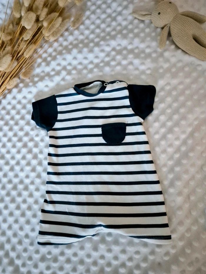 Petite barboteuse 3-6 mois