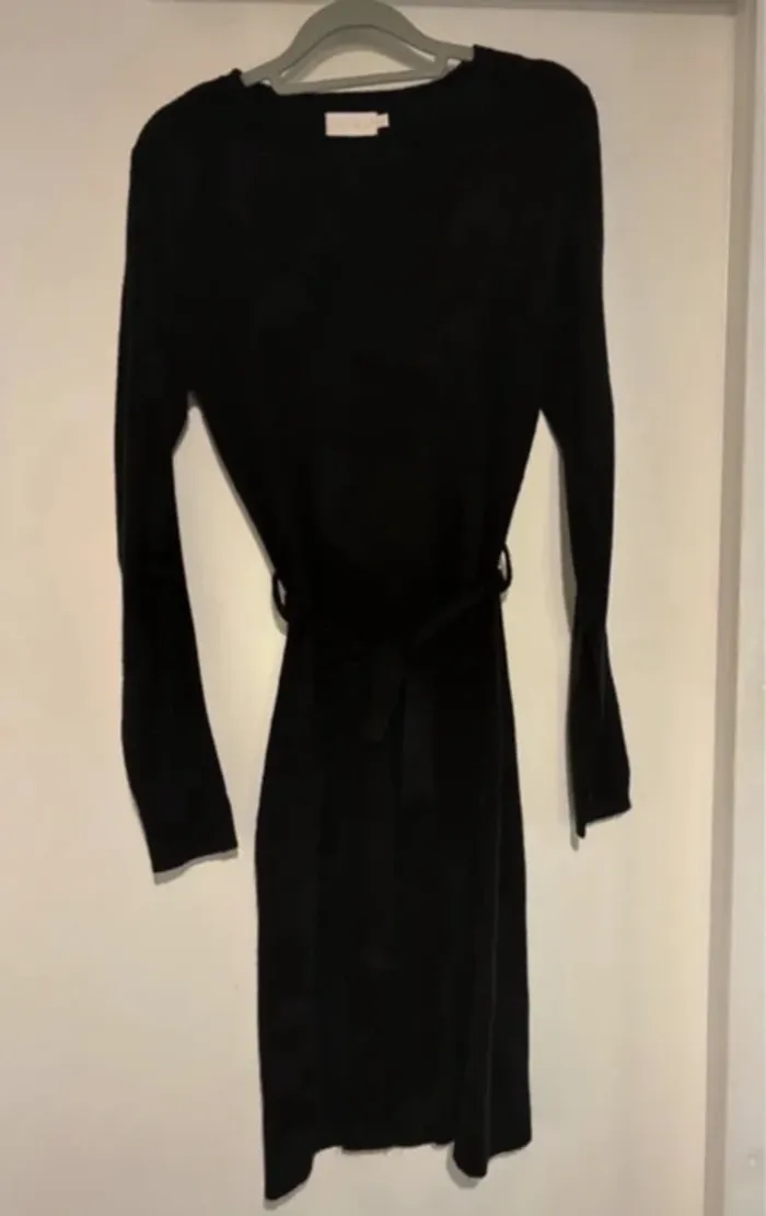 Robe pull noire neuve à ceinture – Anna Karel – Taille M - photo numéro 2