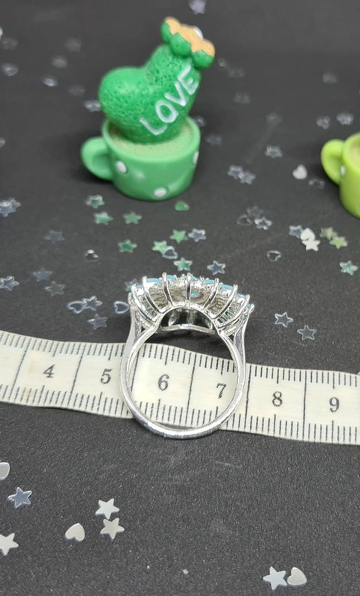 Magnifique Bague fantaisie argentée avec zirconiums et pierres bleues - photo numéro 5