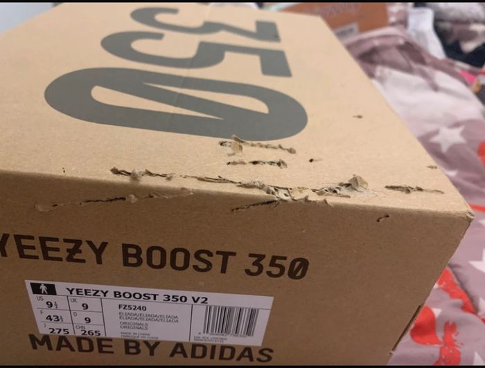Yeezy boost 350  taille 43 1/3 - photo numéro 2