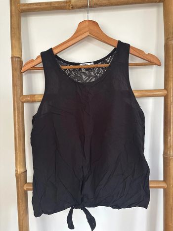 Débardeur noir avec dos dentelle