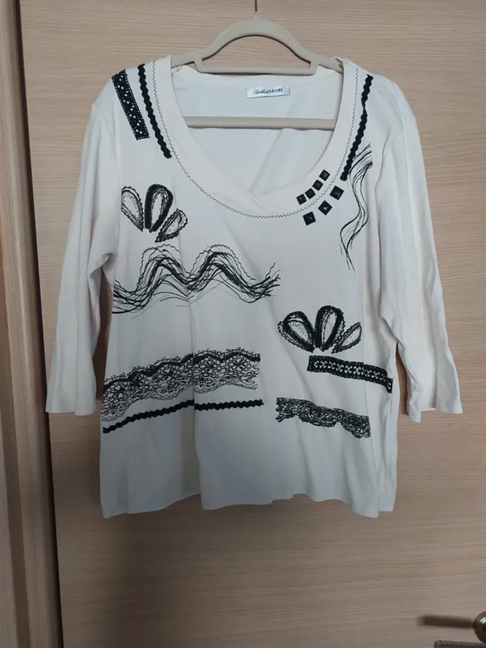 Haut blanc imprimé noir  grande taille