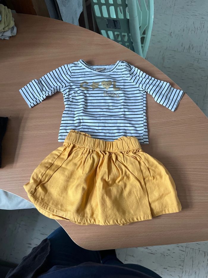 Ensemble tee-shirts et la jupe