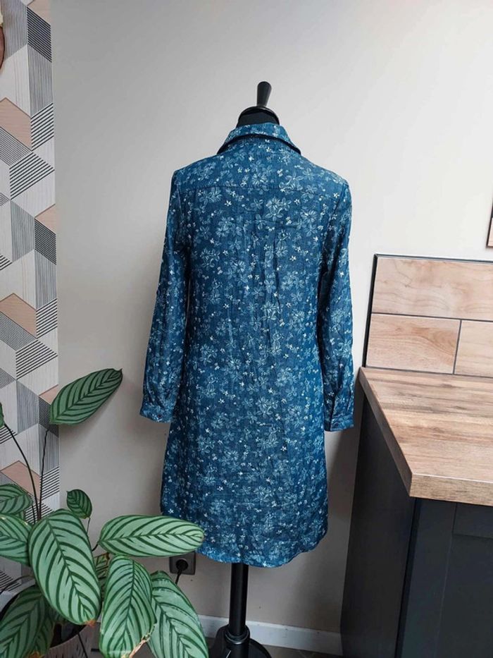 Jolie robe chemise style jean motif fleuri - photo numéro 5