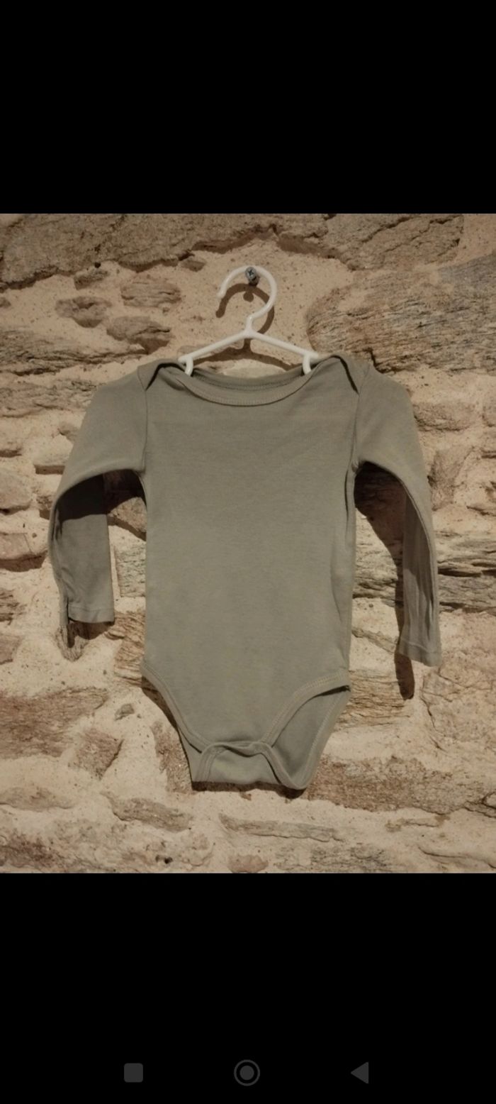 Lot 10 bodies, taille 6mois, collection 2025 - photo numéro 8