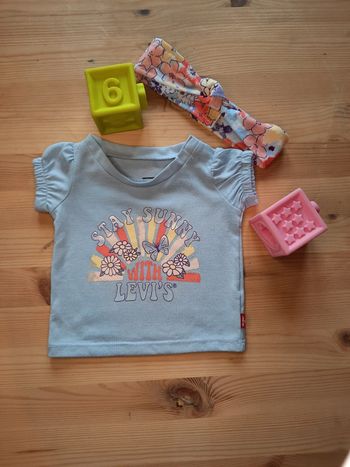 T-shirt Levi's 6 mois ou 68 cm avec accessoire cheveux