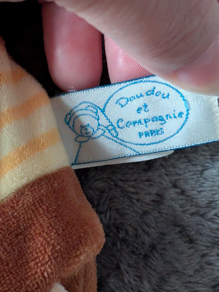 TBE, doudou marionnette abeille 🐝 Doudou et Compagnie - photo numéro 3