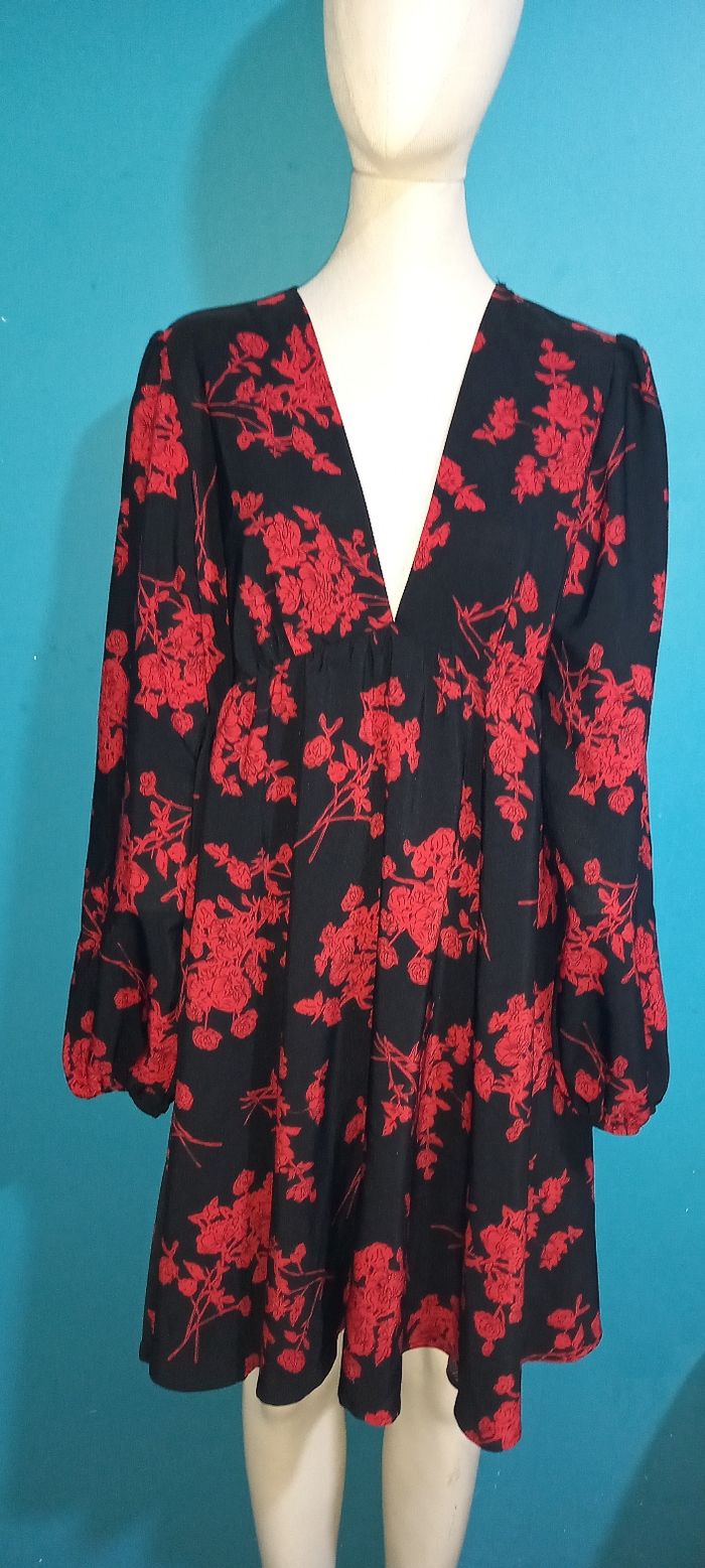 Robe rouge et noire - photo numéro 4