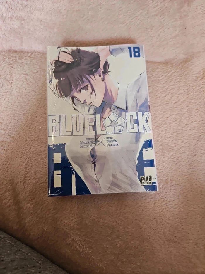 Bluelock tome 18 jaquette alternative fnac