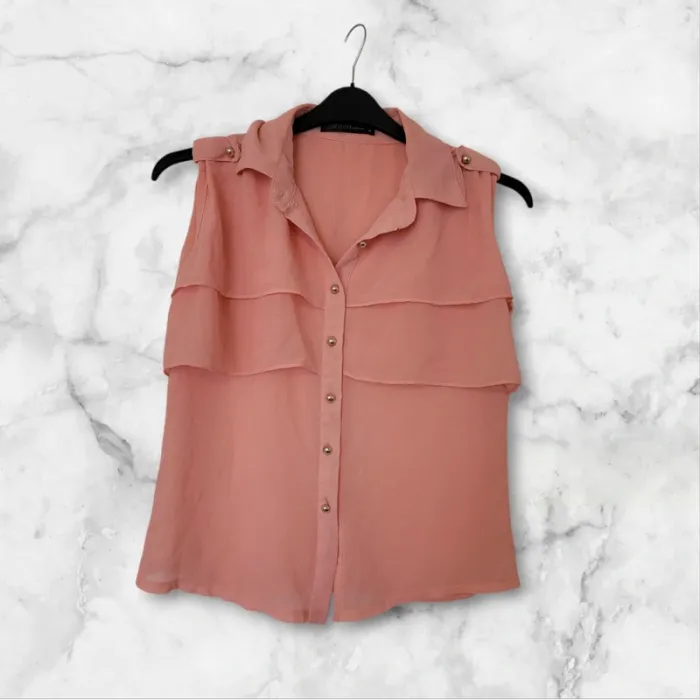 Chemise à volants