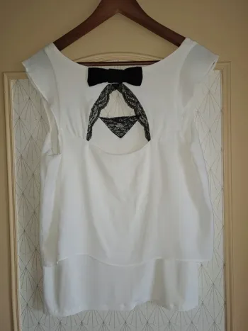 Jolie blouse femme etam M tbe noir et blanche sexy tbe 1 micro trou réparé