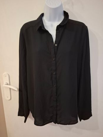 Chemise primark taille 44 en très bon état 