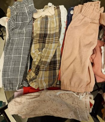 Lot pantalons et tee shirts 6 mois
