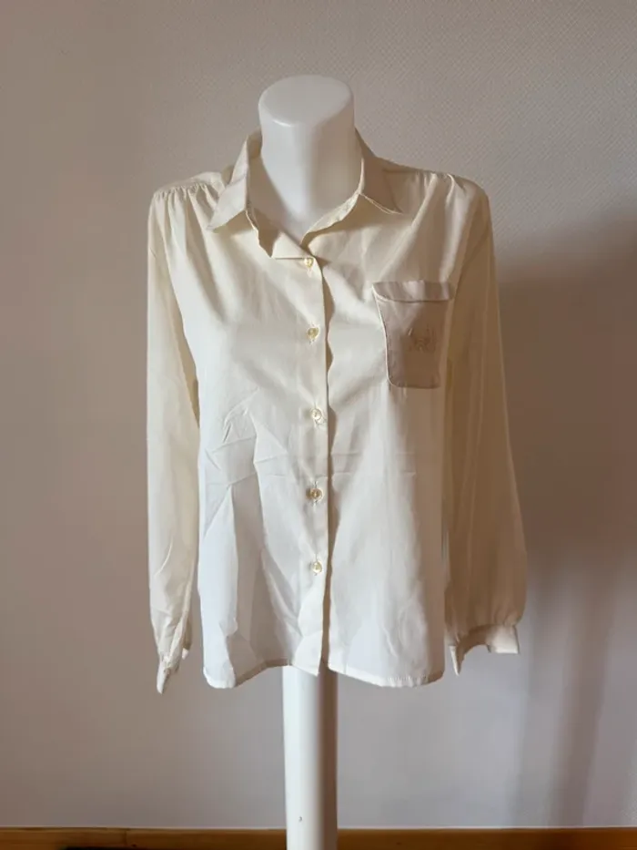 Chemise blanche vintage en tres bon état taille 40