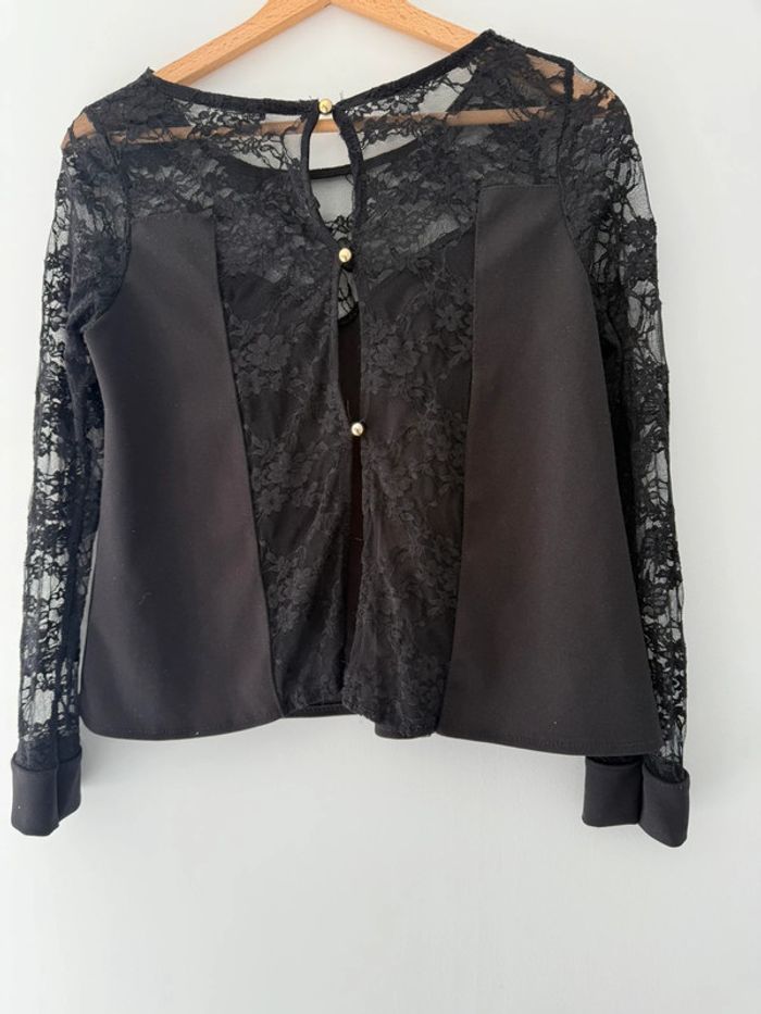 Blouse noire à dentelle taille s en très bon état - photo numéro 3
