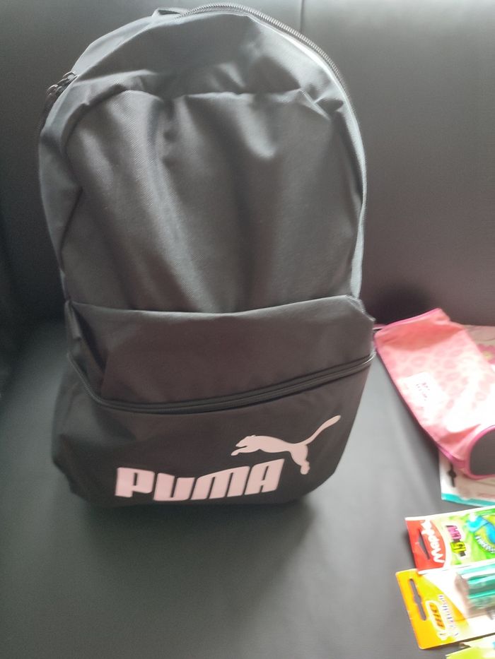 Sac à dos Puma et lot de fournitures - photo numéro 2