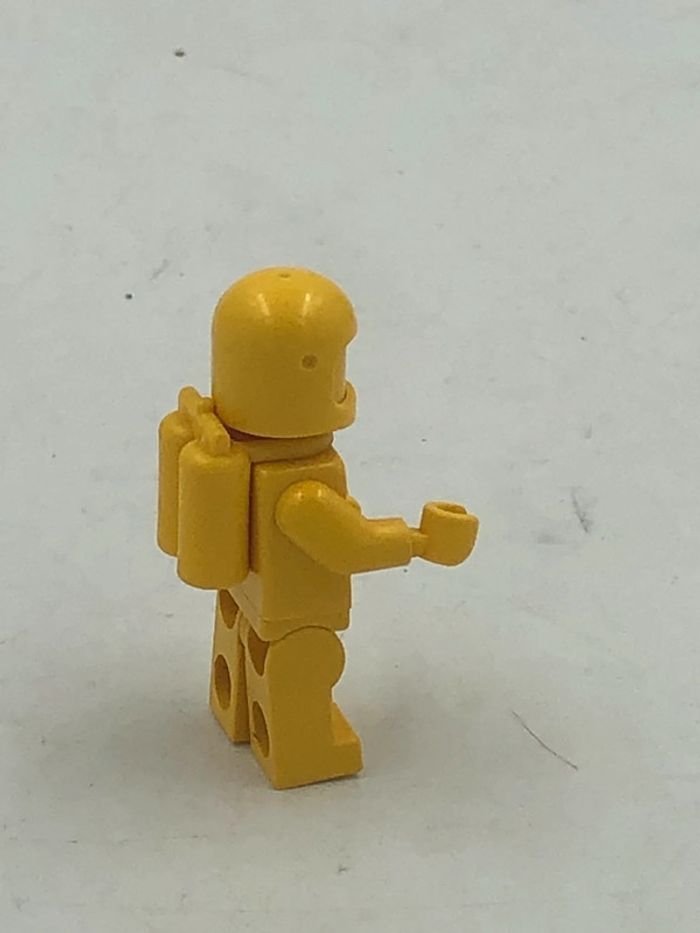 Mini figurine Lego Vintage Space jaune - photo numéro 2