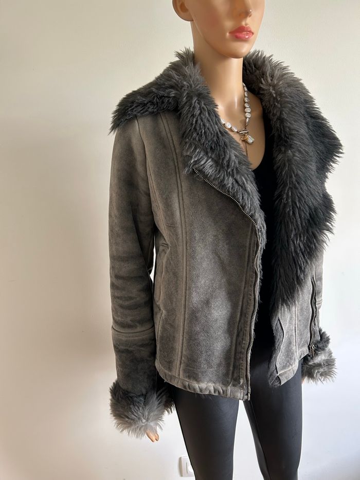 Manteau gris avec fausse fourrure la Fée Maraboutée taille 38 TBE (taille petit) - photo numéro 2