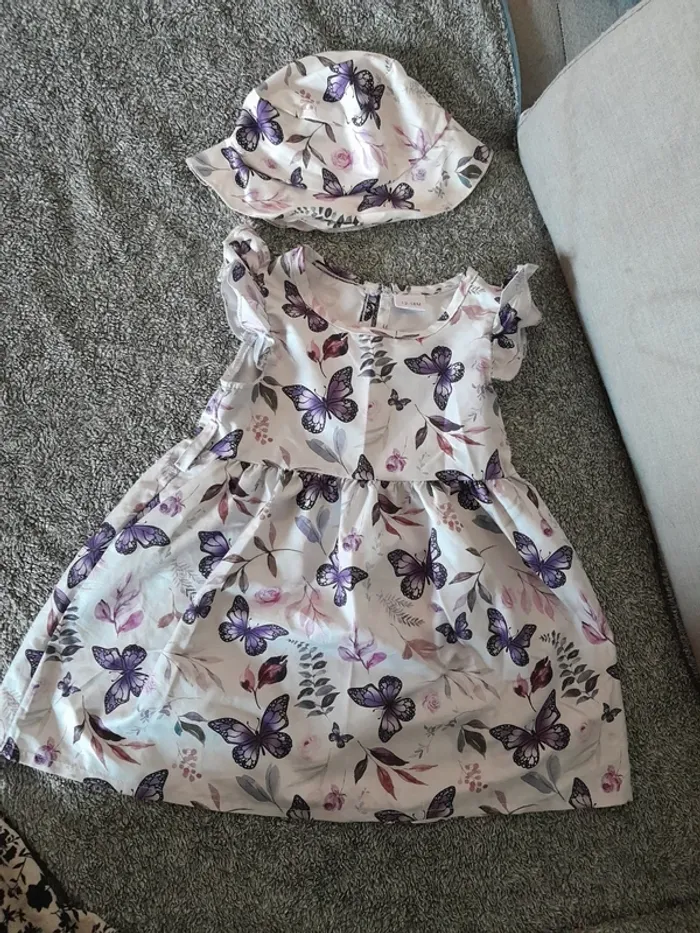 Ensemble robe chapeau 12/18 mois