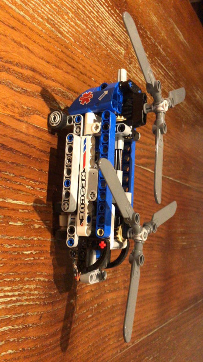 Lego hélicoptère rescue - photo numéro 2