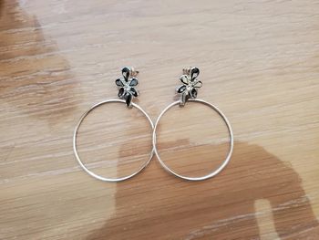 Boucles d'oreilles toute neuve