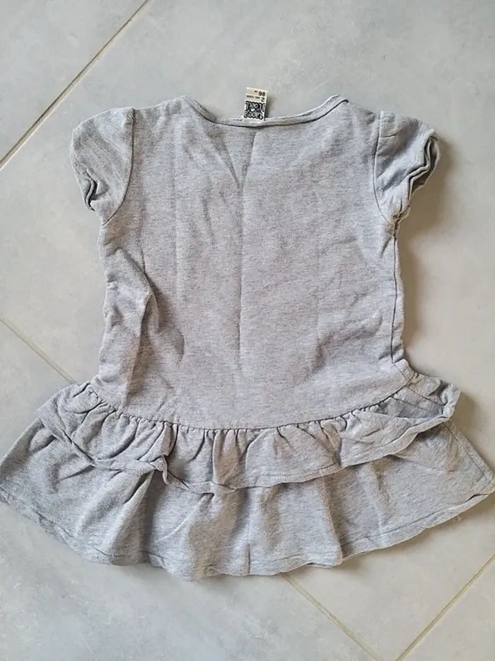 Robe grise avec étoiles paillettes en 2 ans - photo numéro 3