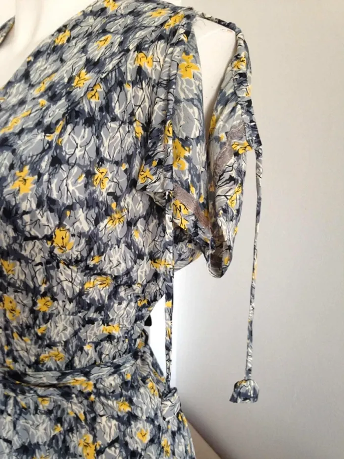 Robe col V croisé manches courtes dénudée mi longue imprimée avec ceinture - photo numéro 5
