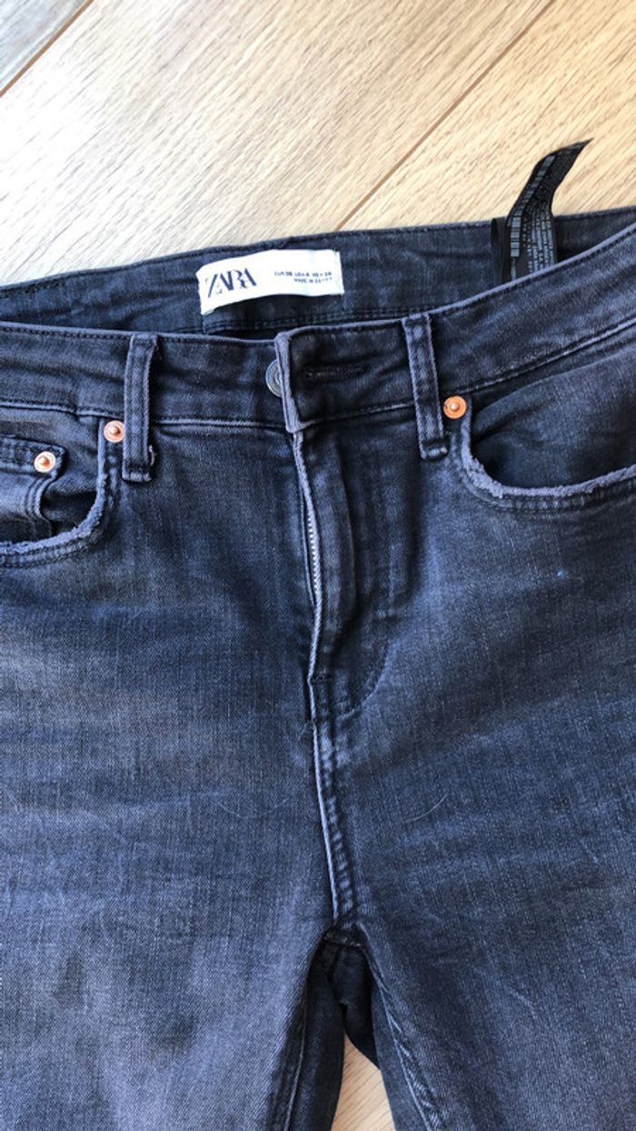 Pantalon noir zara taille 36 skinny troué en bas - photo numéro 2