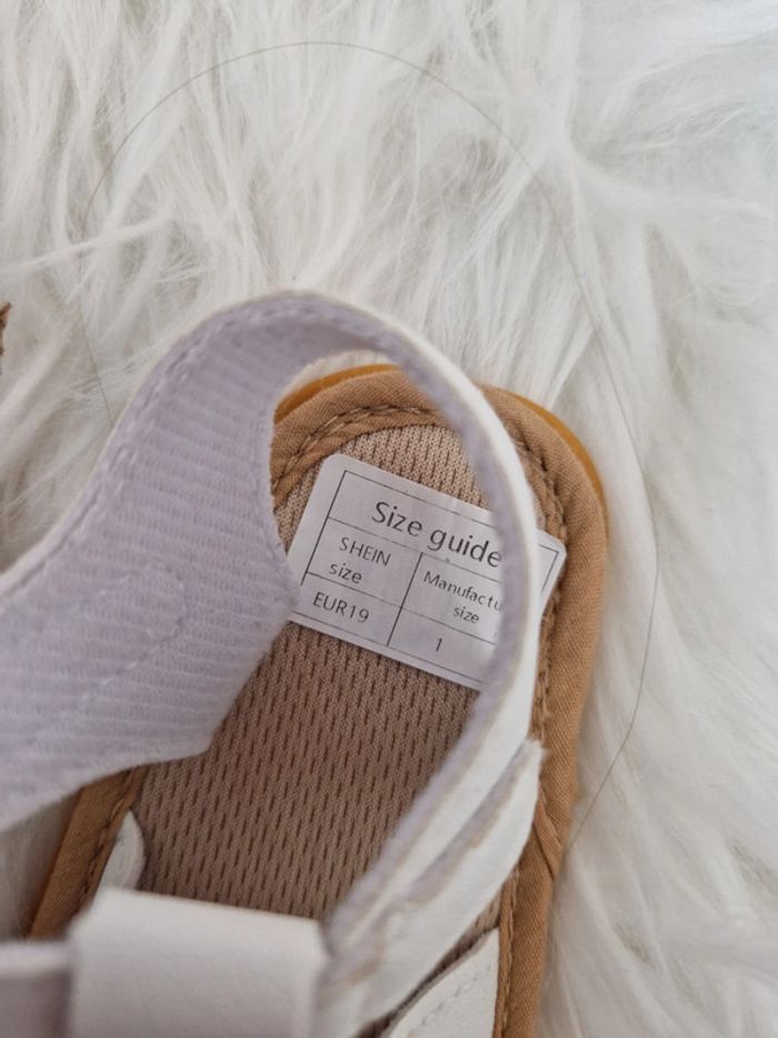🤍 Sandales nus pieds bébé blanche taille 19 - photo numéro 6