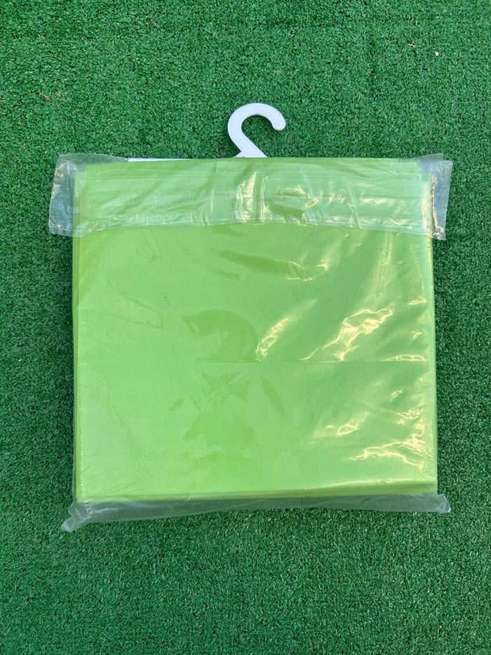 Lot 10 housses de chaise vert anis – NEUF – Idéal déco fête mariage - photo numéro 2