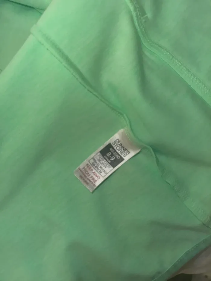 Girls zip up green hoody Dunne’s age 8-9 8 ans / 128 cm·Très bon état·Dunnes - photo numéro 2