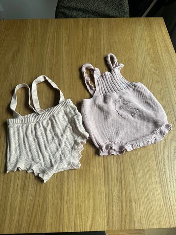 2 petite barboteuse en tricot