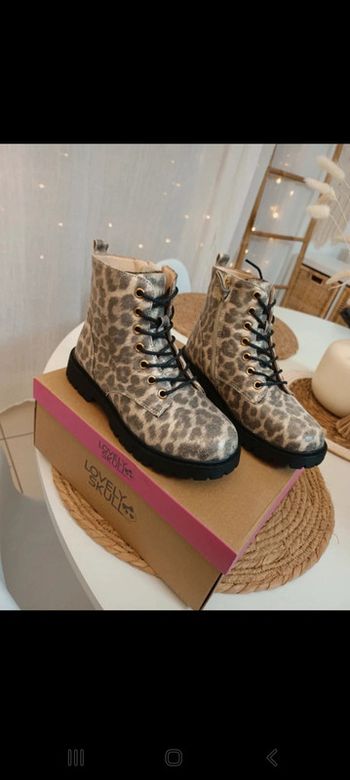Jolie paire de bottines zippées imperméables pointure 32 neuves 🏷